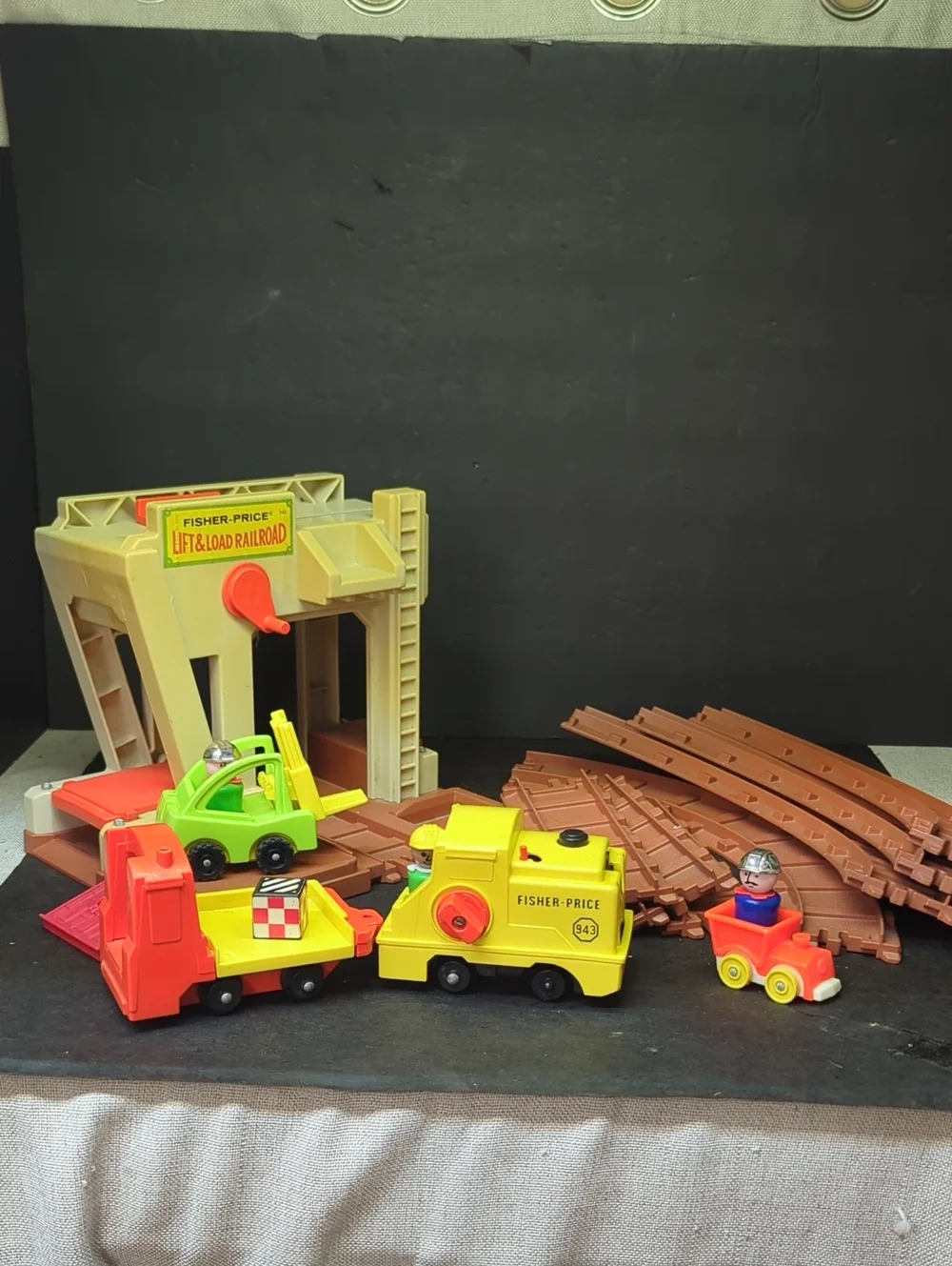 Fisher Price‎ Little People Lift & Load Railroad #943